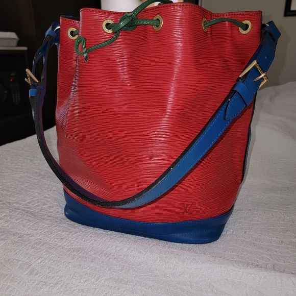 Louis vuitton Tricolor Noe Large Red Epi Leather - Picture 1 of 10